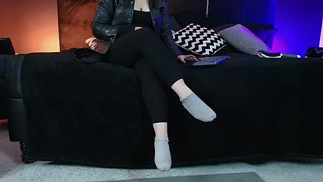  Jade 16 online show from 10/15/25, 11:43