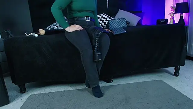  Jade 16 online show from 10/23/25, 11:42