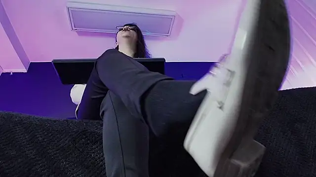  Jade 16 online show from 03/26/26, 11:49