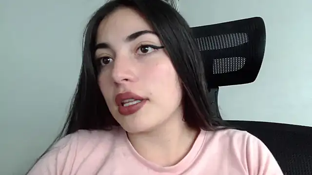 Snapshot of Honey_Aynur20 chatting on 12/06/24, 08:18 Honey Aynur20 online show from 12/06/24, 08:18