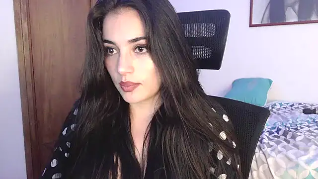 Snapshot of Honey_Aynur20 chatting on 10/14/25, 06:20 Honey Aynur20 online show from 10/14/25, 06:20