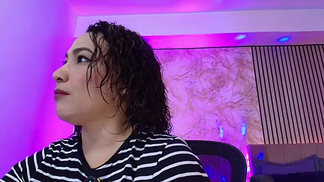 JuliRamirez online show from 04/01/26, 06:49