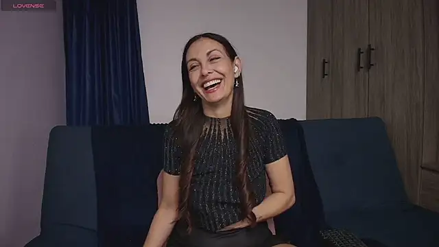 Swetisabella01 online show from 05/16/26, 01:02