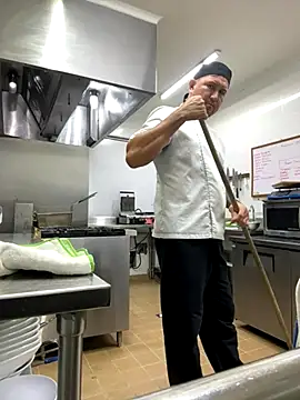 xavier 1988 online show from 10/25/25, 12:18