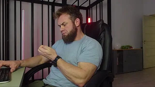 Snapshot of Tommy_Burnz chatting on 01/07/25, 01:14 Tommy Burnz online show from 01/07/25, 01:14