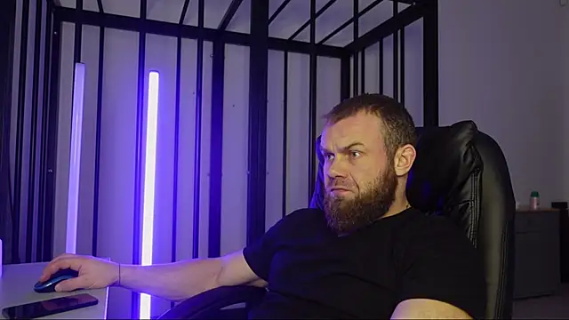 Snapshot of Tommy_Burnz chatting on 01/25/25, 09:47 Tommy Burnz online show from 01/25/25, 09:47