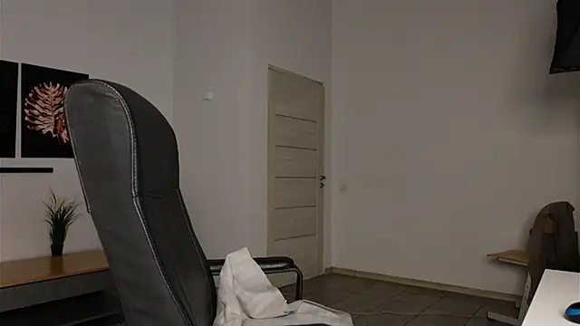 Snapshot of Tommy_Burnz chatting on 09/25/25, 07:06 Tommy Burnz online show from 09/25/25, 07:06