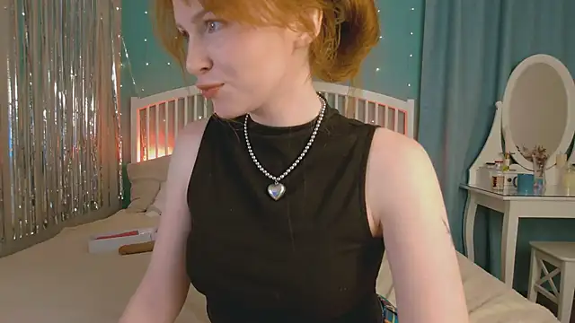 Snapshot of GingerArin chatting on 06/05/26, 11:05 GingerArin online show from 06/05/26, 11:05