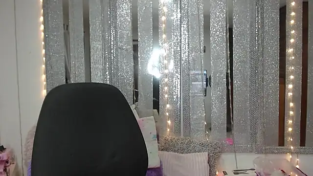 mijal queen online show from 12/24/24, 01:06
