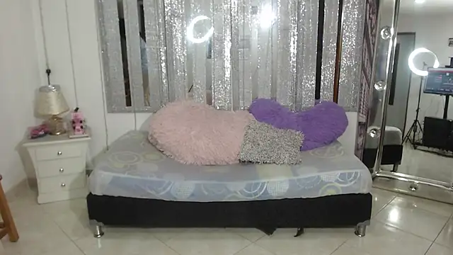 mijal queen online show from 01/18/25, 02:25