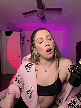 queenxlexy online show from 02/14/25, 07:33
