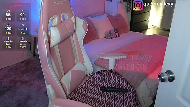 queenxlexy online show from 10/28/25, 08:22