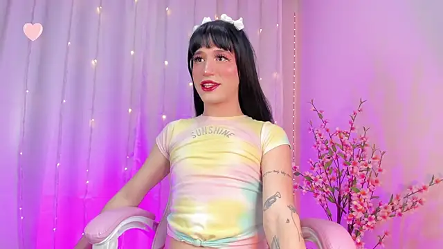 Snapshot of rosseblondee chatting on 09/15/25, 09:37 rosseblondee online show from 09/15/25, 09:37