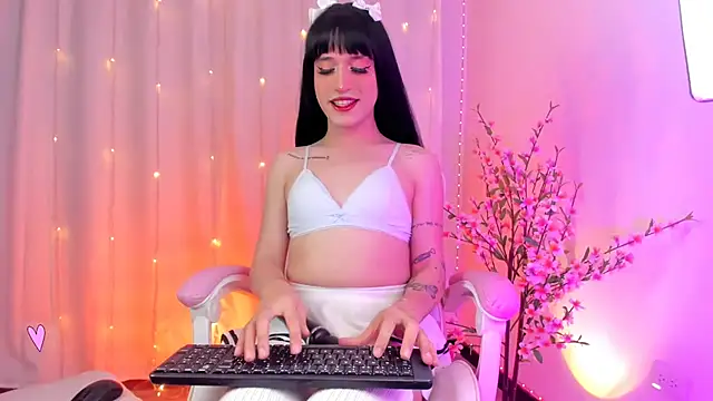 Snapshot of rosseblondee chatting on 09/26/25, 09:08 rosseblondee online show from 09/26/25, 09:08