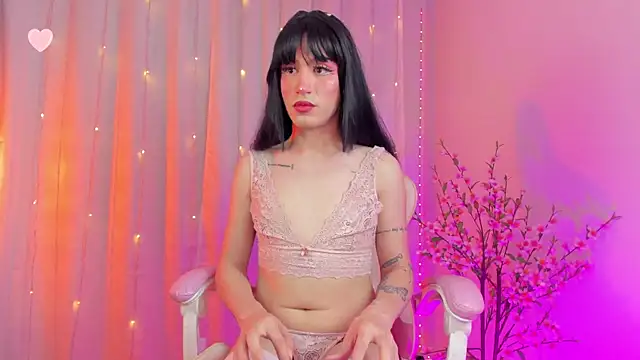 Snapshot of rosseblondee chatting on 11/04/25, 09:36 rosseblondee online show from 11/04/25, 09:36