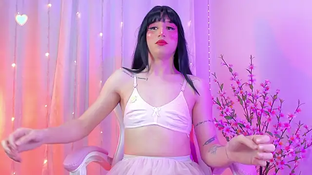 Snapshot of rosseblondee chatting on 12/22/25, 08:28 rosseblondee online show from 12/22/25, 08:28