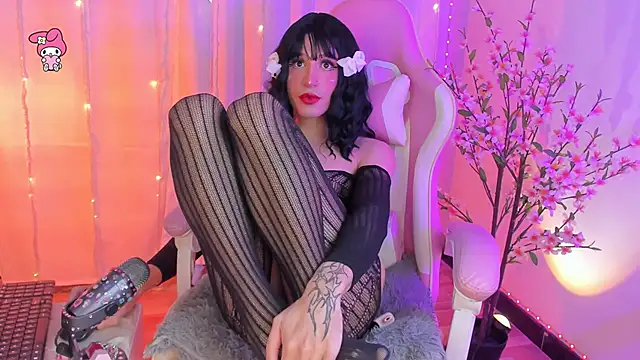 Snapshot of rosseblondee chatting on 04/20/26, 11:28 rosseblondee online show from 04/20/26, 11:28