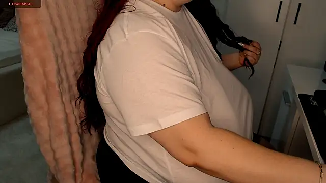 SenzualHotM online show from 04/18/26, 10:54