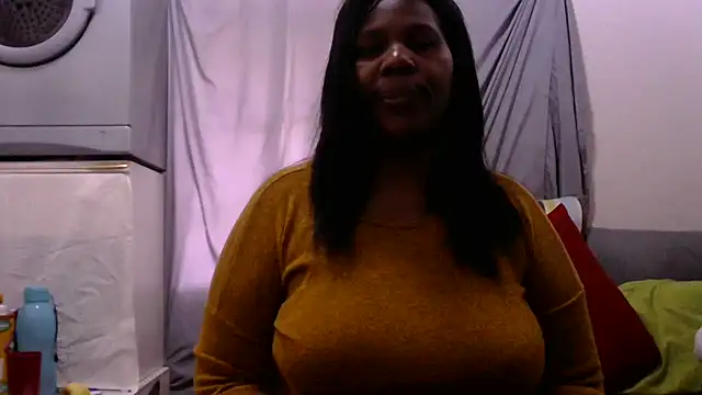 Snapshot of Delicioussexy chatting on 05/05/26, 09:28 Delicioussexy online show from 05/05/26, 09:28