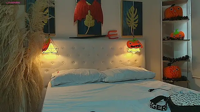 valerie lya online show from 10/16/25, 08:43