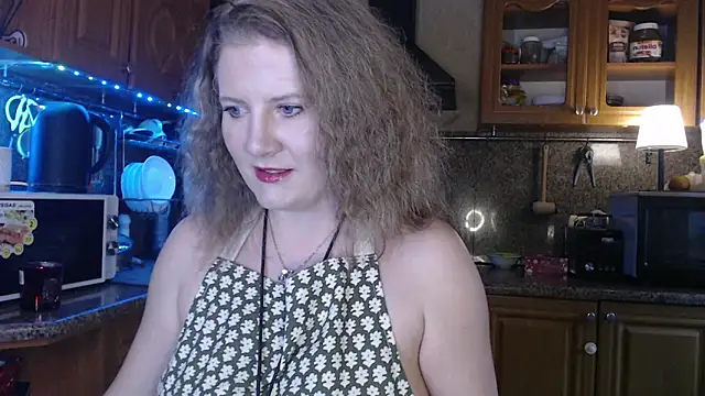 Snapshot of LizaCakes chatting on 01/21/25, 11:13 LizaCakes online show from 01/21/25, 11:13