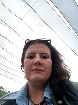 Snapshot of LizaCakes chatting on 09/19/25, 03:34 LizaCakes online show from 09/19/25, 03:34