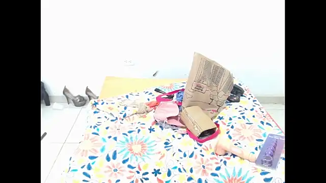 keyklin1 online show from 12/20/25, 01:29