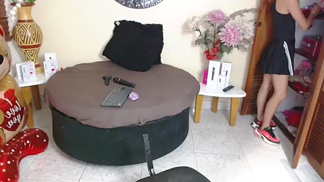 NicoleSantana online show from 05/27/26, 10:18