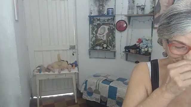 FunnyGrandma online show from 03/05/26, 07:43