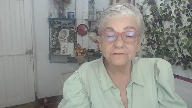 FunnyGrandma online show from 03/15/26, 11:44