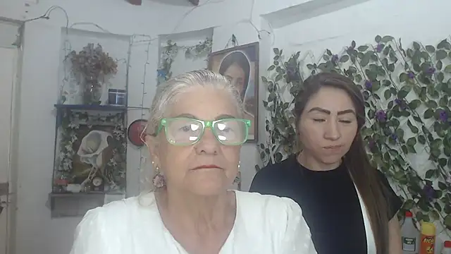 FunnyGrandma online show from 04/03/26, 09:13