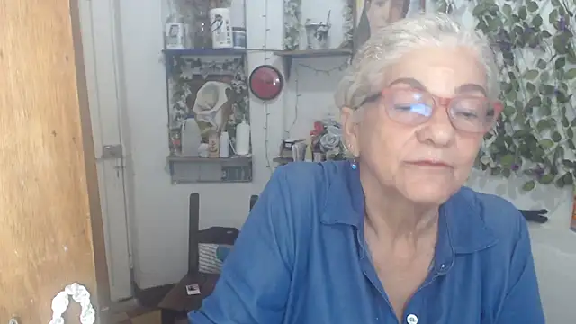 FunnyGrandma online show from 04/30/26, 01:01