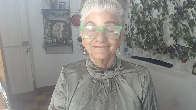 FunnyGrandma online show from 07/24/26, 01:25