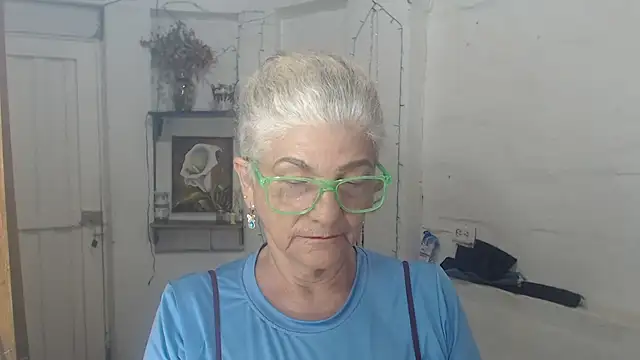 FunnyGrandma online show from 07/31/26, 03:17