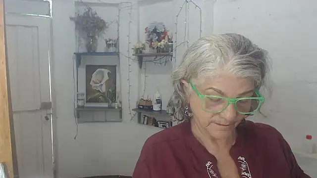 FunnyGrandma online show from 07/31/26, 04:50