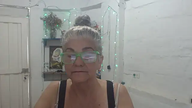 FunnyGrandma online show from 08/08/26, 07:49