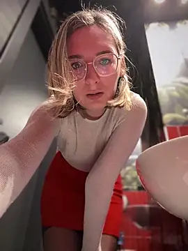 The Snowwhitee online show from 12/20/24, 09:11