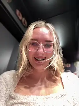 The Snowwhitee online show from 01/01/25, 07:10