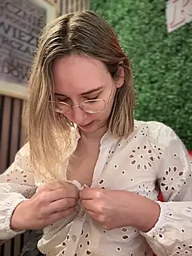 The Snowwhitee online show from 01/14/25, 09:24