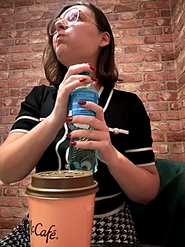 The Snowwhitee online show from 10/11/25, 07:12