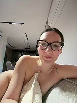 The Snowwhitee online show from 04/12/26, 06:57