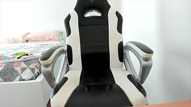 CallMeAngelica online show from 10/01/25, 09:04