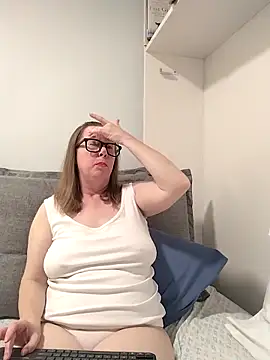 SweetandNaughty1 online show from 12/03/25, 08:18