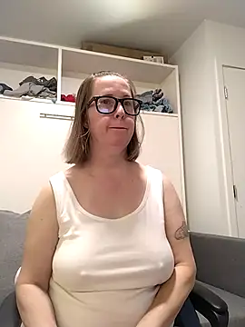 SweetandNaughty1 online show from 01/08/26, 08:33