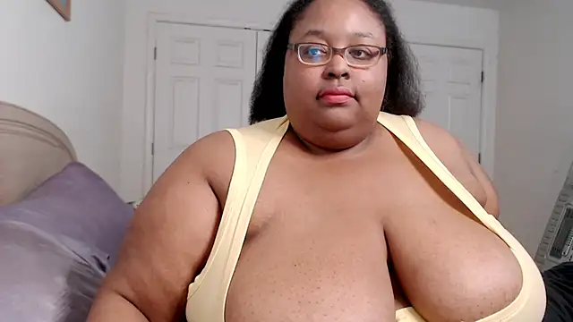 Snapshot of Loves_Aura chatting on 01/31/25, 01:54 Loves Aura online show from 01/31/25, 01:54