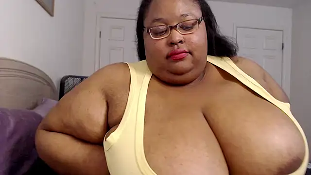 Snapshot of Loves_Aura chatting on 02/10/26, 12:26 Loves Aura online show from 02/10/26, 12:26