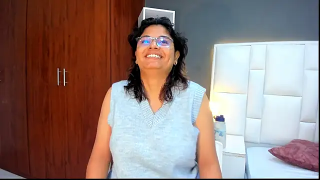 yeral2017 online show from 04/15/26, 01:18