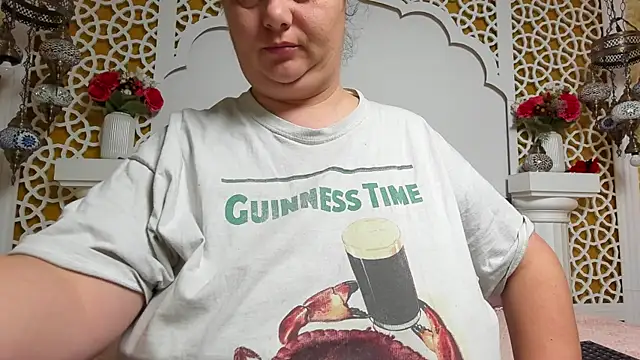 AleshaArabian online show from 12/19/25, 05:14