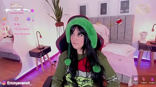 EmmyEvans1 online show from 12/24/24, 04:51