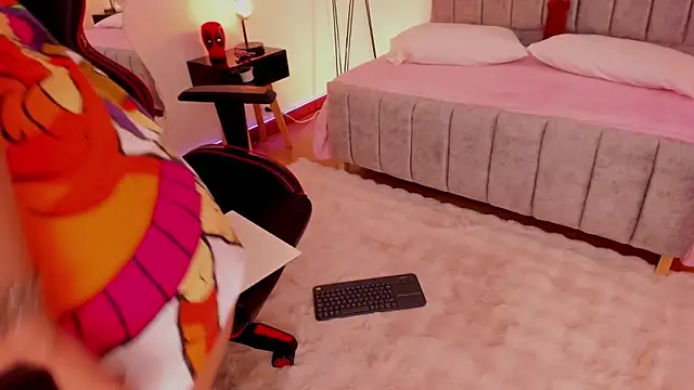 EmmyEvans1 online show from 01/06/25, 10:37